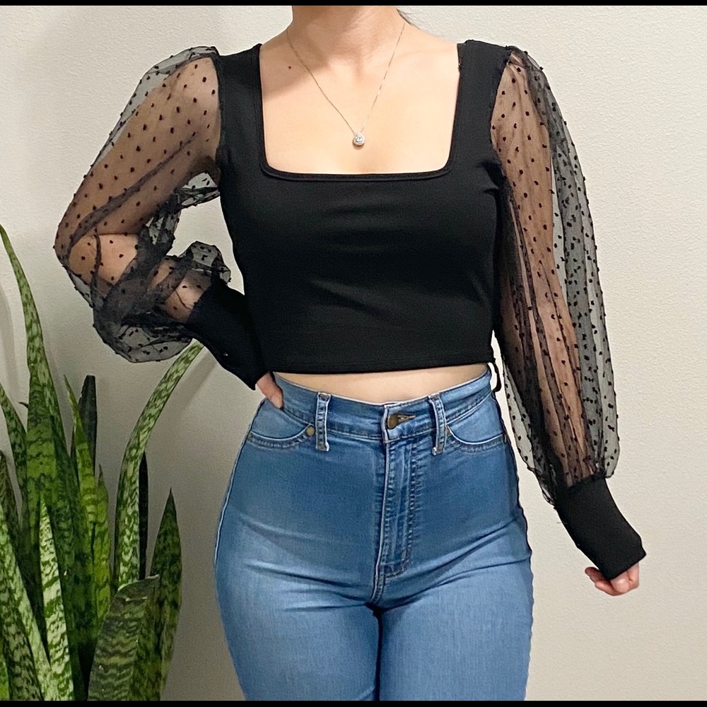 Polka dot sleeve puffy top